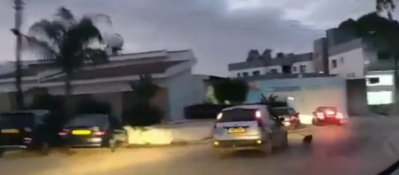 Τραγικό - Έδεσε το σκυλί του στο αμάξι και άρχισε να τρέχει (βίντεο)